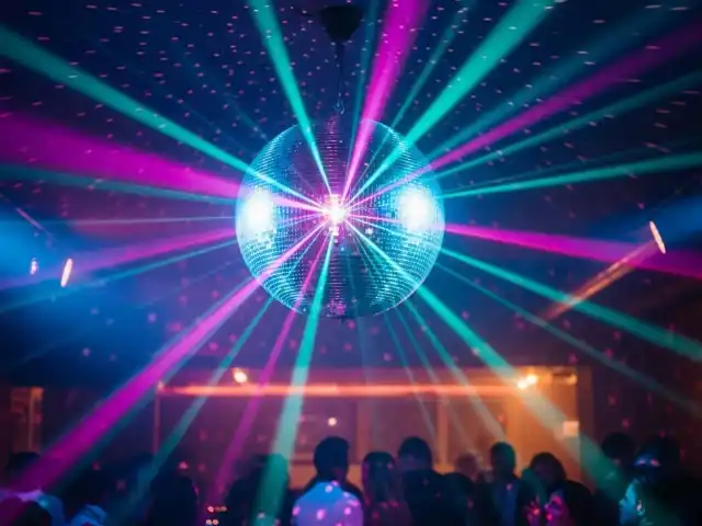 Iluminación disco LED con millones de colores personalizables y ajustables