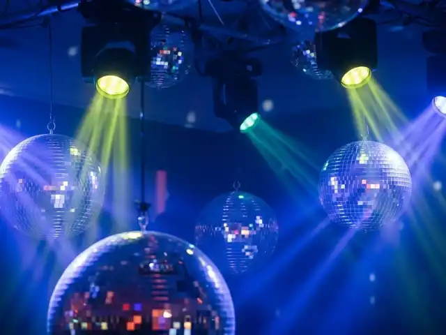 Paquete de 4 Pin Spots RGB con control incluido