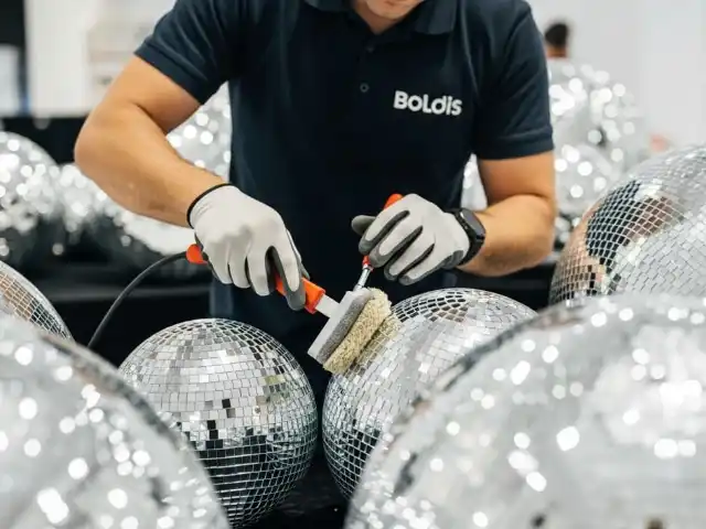 Mantenimiento de equipos de iluminación para eventos corporativos